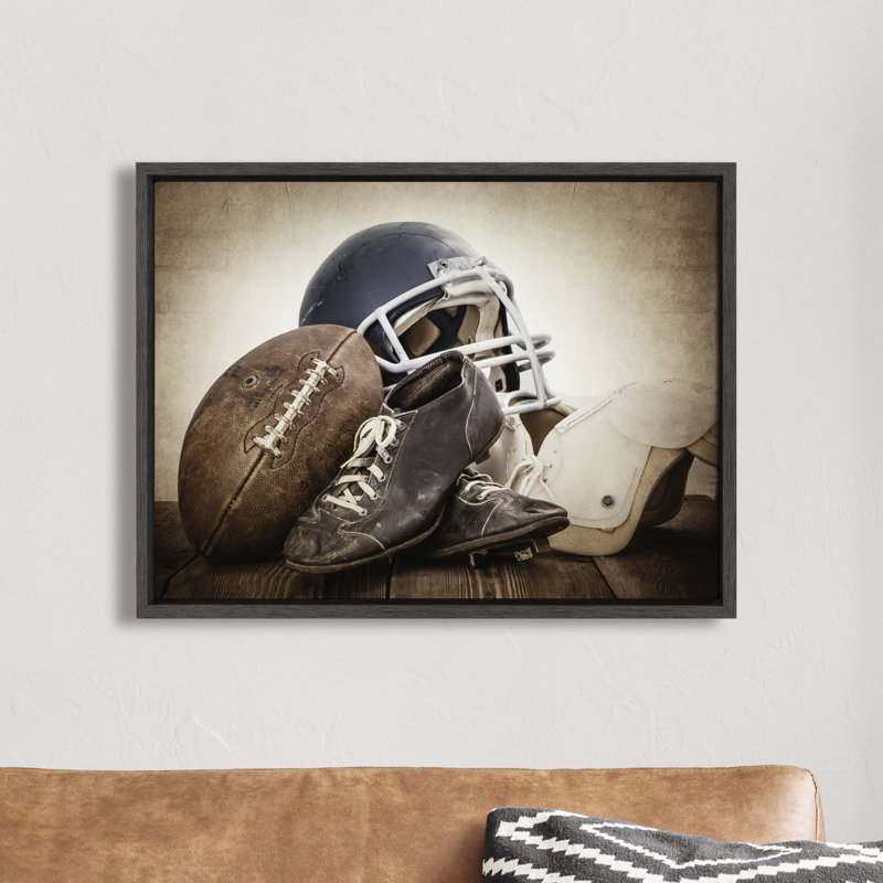 «Vintage Football Gear» par Saint and Sailor Studios, reproduction d'art sur toile encadrée