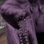Causeuse Chesterfield en velours à accoudoirs roulés 51,5 po Charlotte-24075260