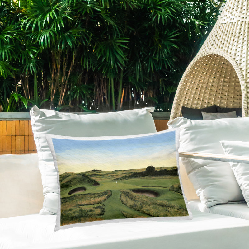 Coussin décoratif d'extérieur imprimé terrain de golf par Michael Willett