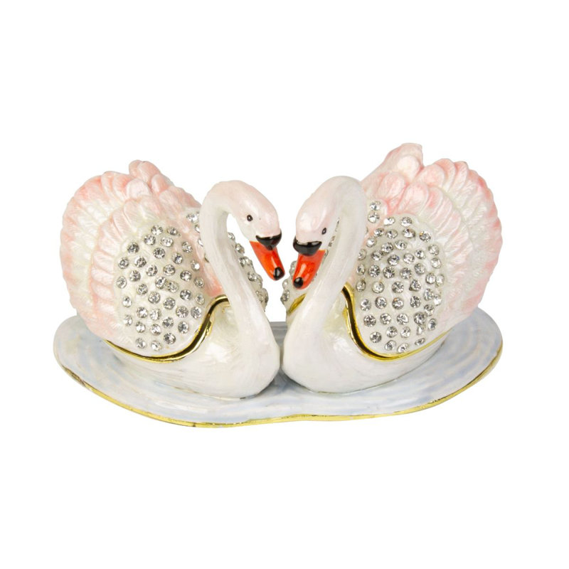 Mattias Figurines & Sculptures
