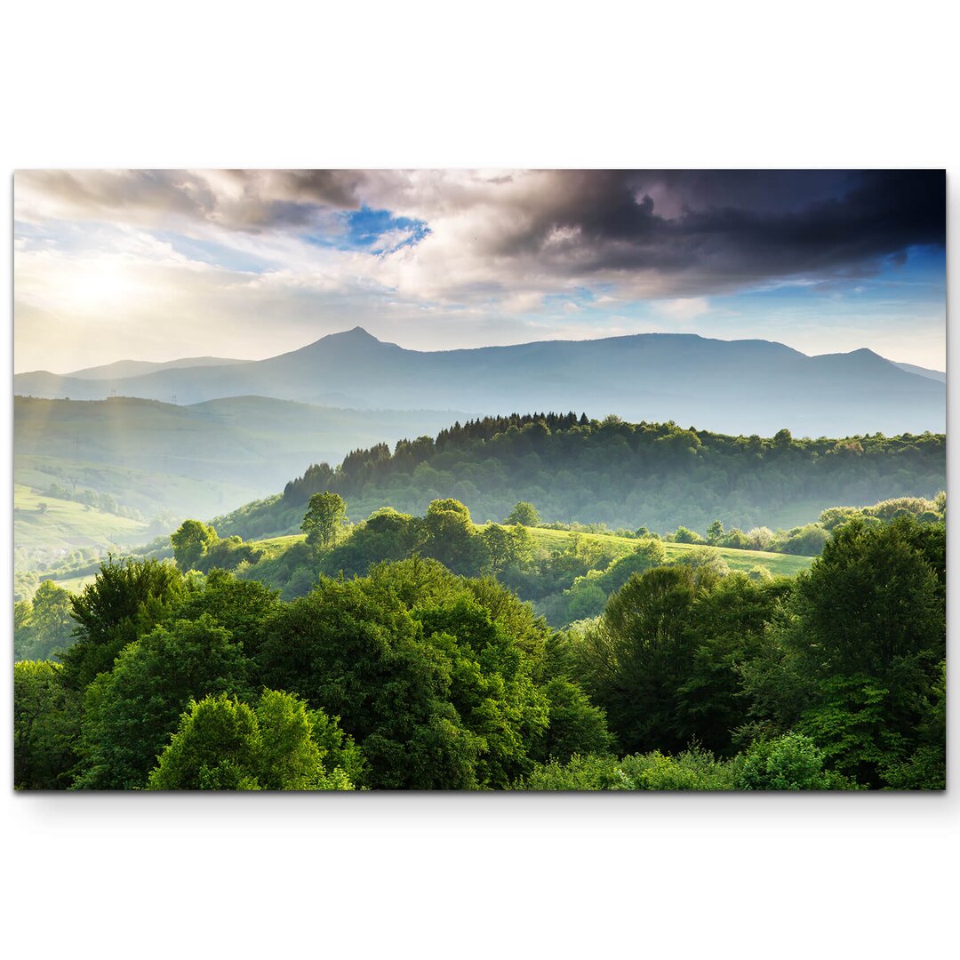 Leinwandbild Gebirgslandschaft am Morgen mit Gewitterwolken – Ukraine