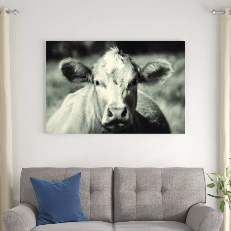 «Pasture Cow» par Debra Van Swearingen - photographie sur toile tendue, H 32 po x l 48 po x P 1,25 po