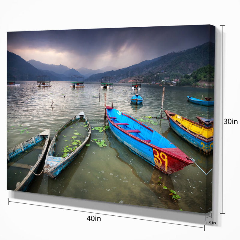 Bateaux près du lac Pokhara - Reproduction, H 30 po x l 40 po x P 1,5 po, Toile tendue