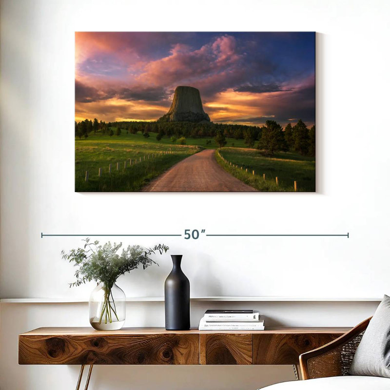 Lilie Devils Tower USA, 26" H x 39" W