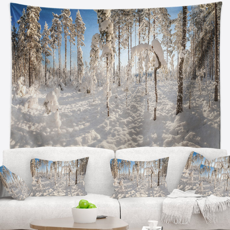 Tapisserie en bois couvert de neige en polyester avec accessoires suspendus inclus, H 68 po x l 80 po