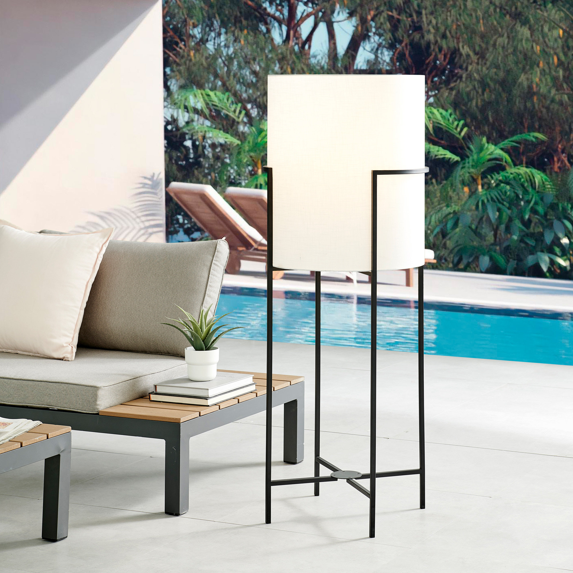 Garridan Battery Powered Integrated LED Outdoor Floor Lamp