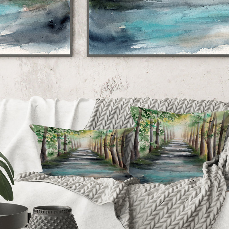 Une allée de forêt ensoleillée avec des ombres d'arbre I - Coussin décoratif traditionnel imprimé 1