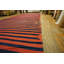 Très grand tapis indien tissé à plat rouge sur fond rouge Dhurrie
