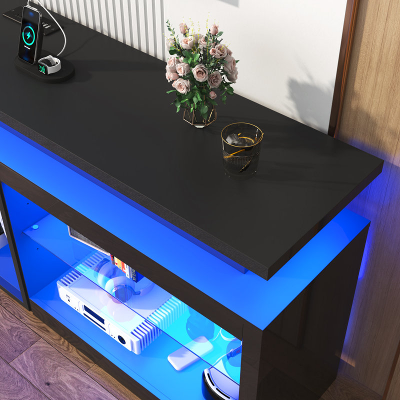 Meuble télé 71 po à DEL avec prise de courant, lumières DEL 60 couleurs pour téléviseur 65 70 à 80 po, centre de divertissement pour jeux ultrabrillant avec tablettes réglables, console de télévision au design moderne pour la chambre à coucher du salon