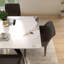Table de salle à manger en marbre pour la cuisine-366043388