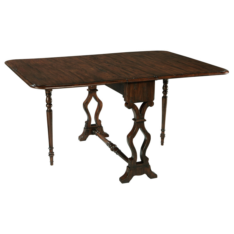 Table de salle à manger et canapé Hekman Furniture