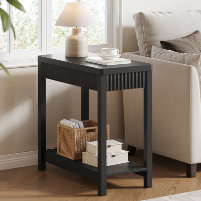 Ensemble de table de bout cannelée moderne de 24 po avec tablette de rangement ouverte, table d'appoint contemporaine pour le salon, la chambre à coucher et le bureau à domicile, table de chevet décorative avec design en bois texturé (ensemble de 2)