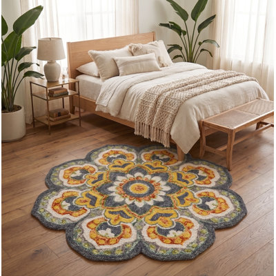 Dazzle Floral Hand Tufted Wool Scalloped Area Rug
