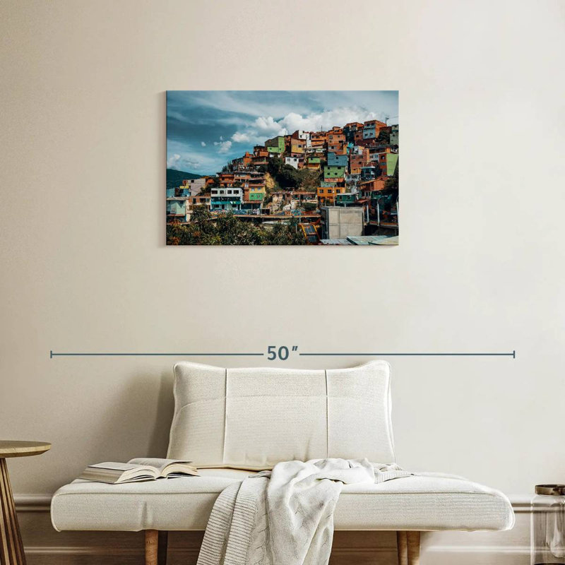 Nicci Medellin Homes, H 20 po x l 30 po