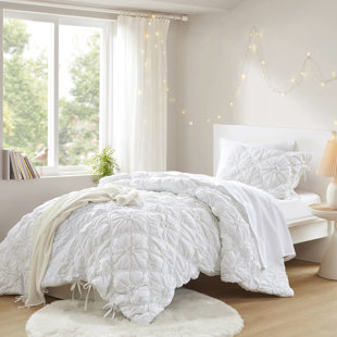 Édredon avec motif floral texturé, aspect feuilleté douillet, microfibre brossée douce, motif floral toutes saisons avec broderie décontractée, fronce élastique, chaleur légère et respirante