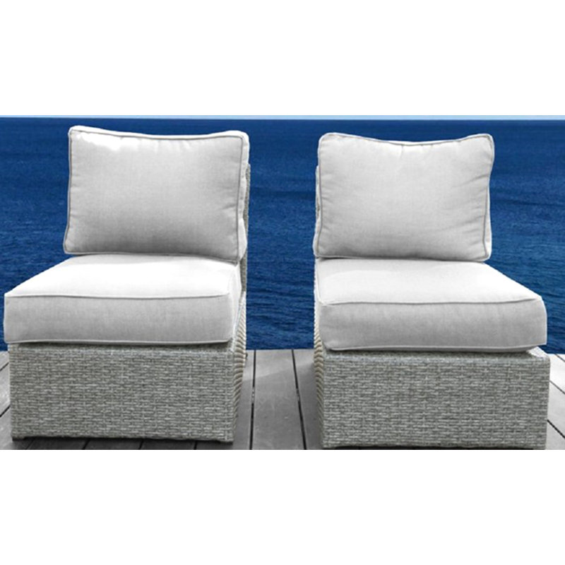 Chaise de patio entièrement assemblée avec coussins