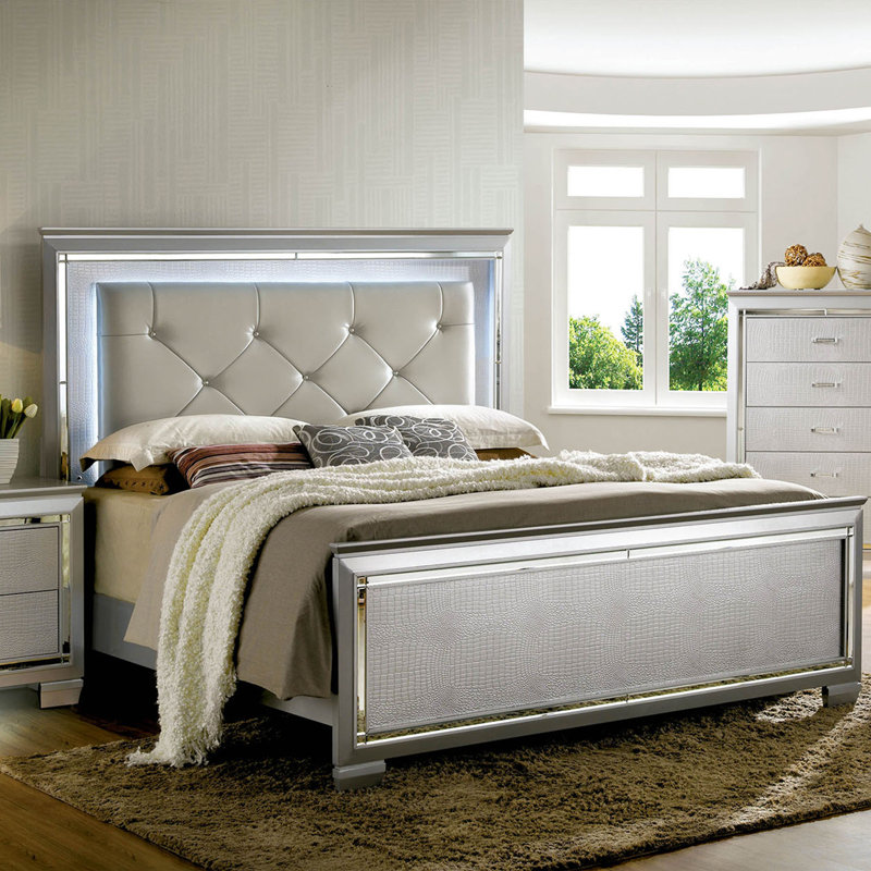 Sariyah Upholstered Sleigh Bed, King, Silver