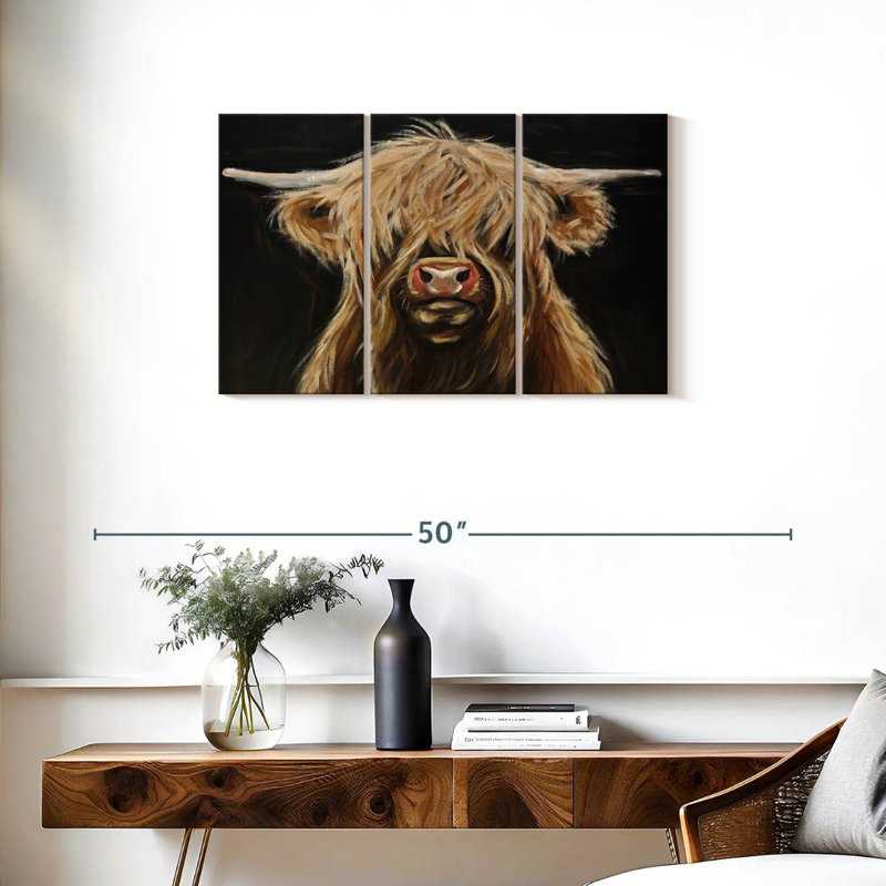 Highland Cow On Black II, H 20 po x l 33 po