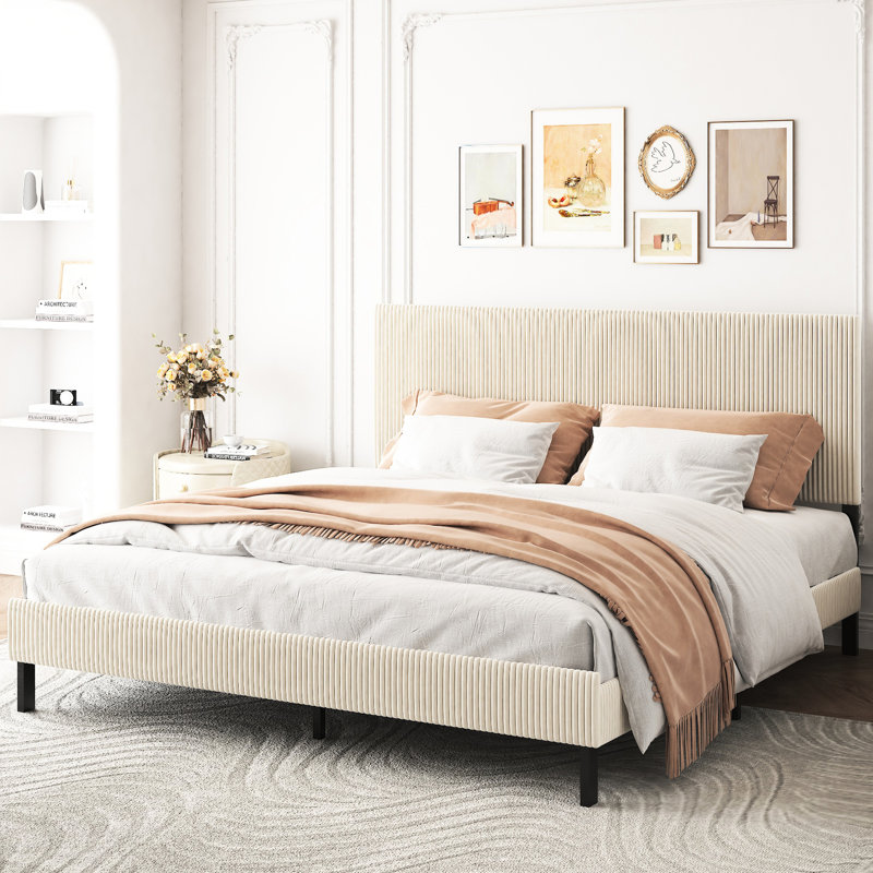 Structure de très grand lit avec une tête de lit bandée beige - et un style silencieux, des lignes épurées, un assemblage facile de la chambre à coucher avec du fer, un sommeil calme et relaxant,