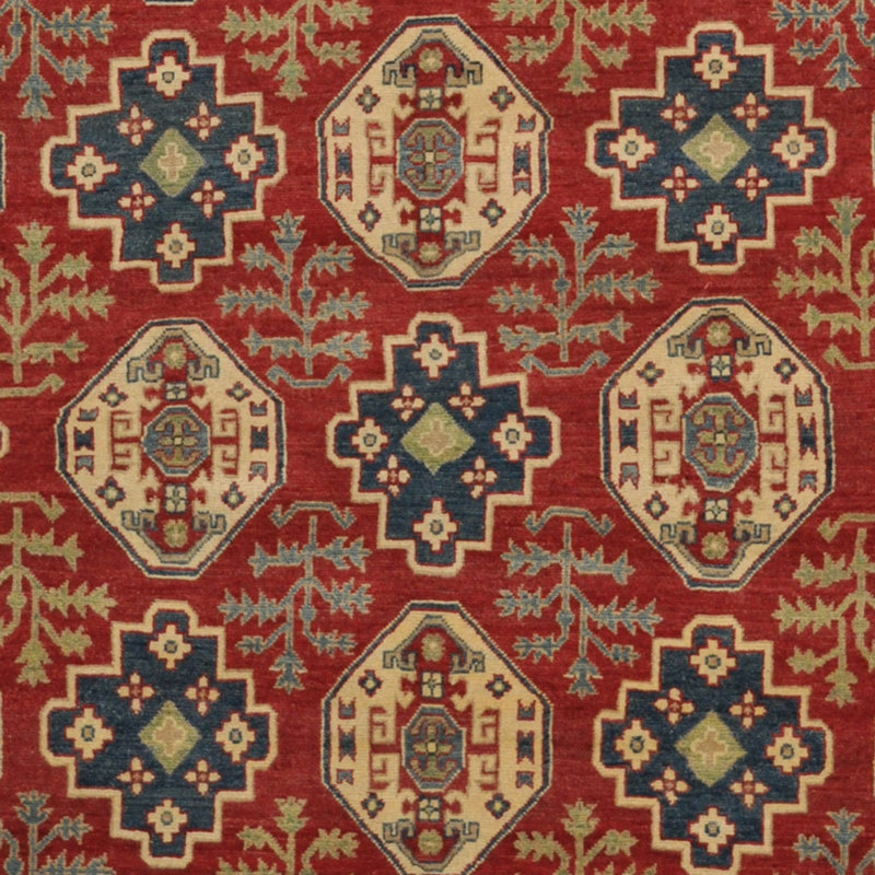 Tapis de zone en laine rouge/beige 8 pi x 9 pi à la main one-of-kind noué la kazak Habib