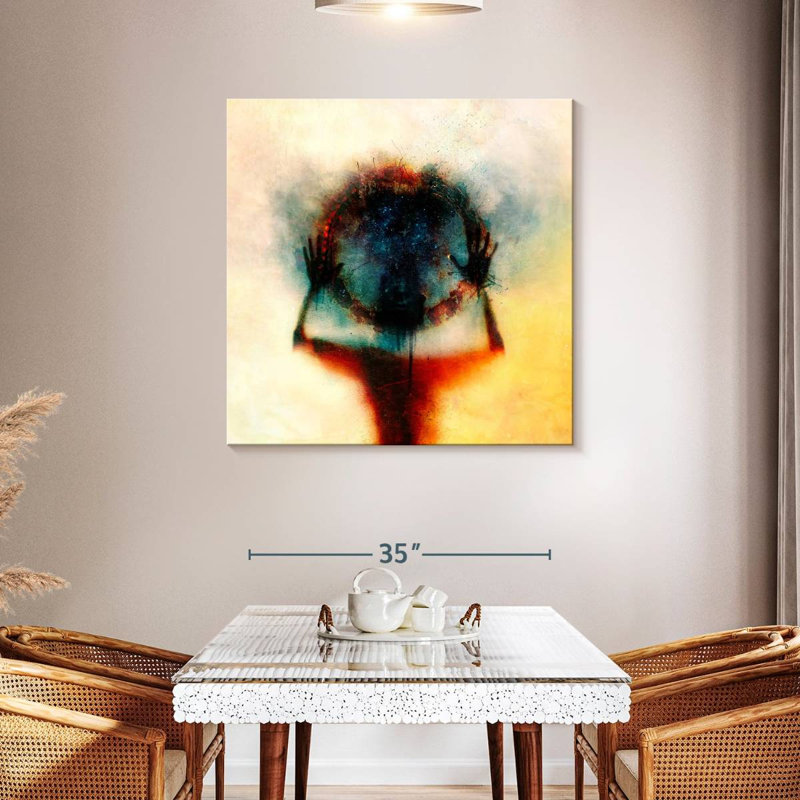 Kelan Closer, 39" H x 39" W