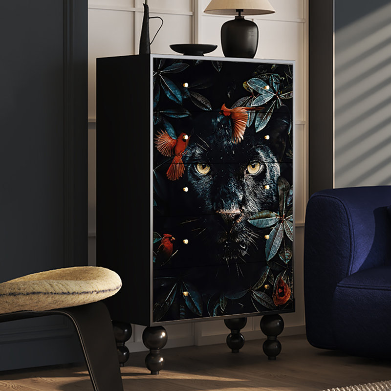 Armoire décorative française dans le salon