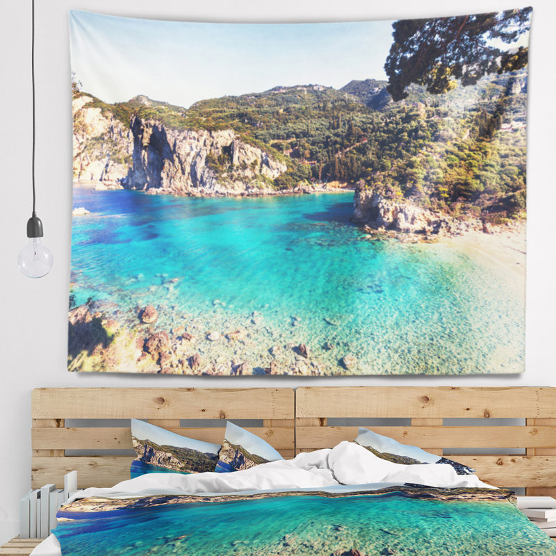 Tapisserie Rocky Beach avec eau turquoise, H 32 po x l 39 po