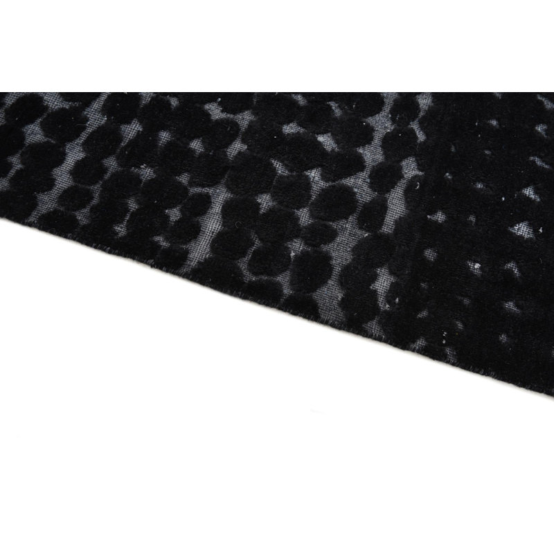 Tapis noir Pastrana