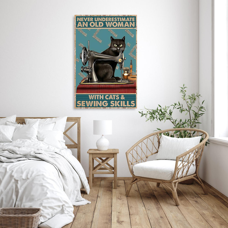 Une vieille femme avec des chats et des techniques de couture sur toile, H 20 po x l 16 po x P 1,25 po