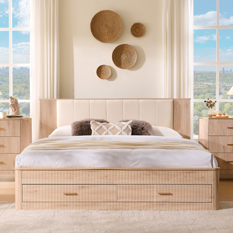 Lit plateforme moderne Adison King avec tiroirs de rangement et station de recharge, tête de lit rembourrée avec ports USB et prises électriques, sommier à lattes robustes en bois, montage facile, chêne clair, sans sommier tapissier, montage facile