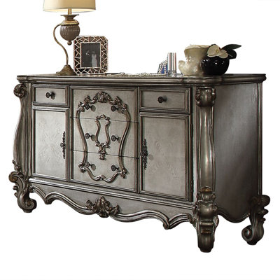 Commode à cinq tiroirs