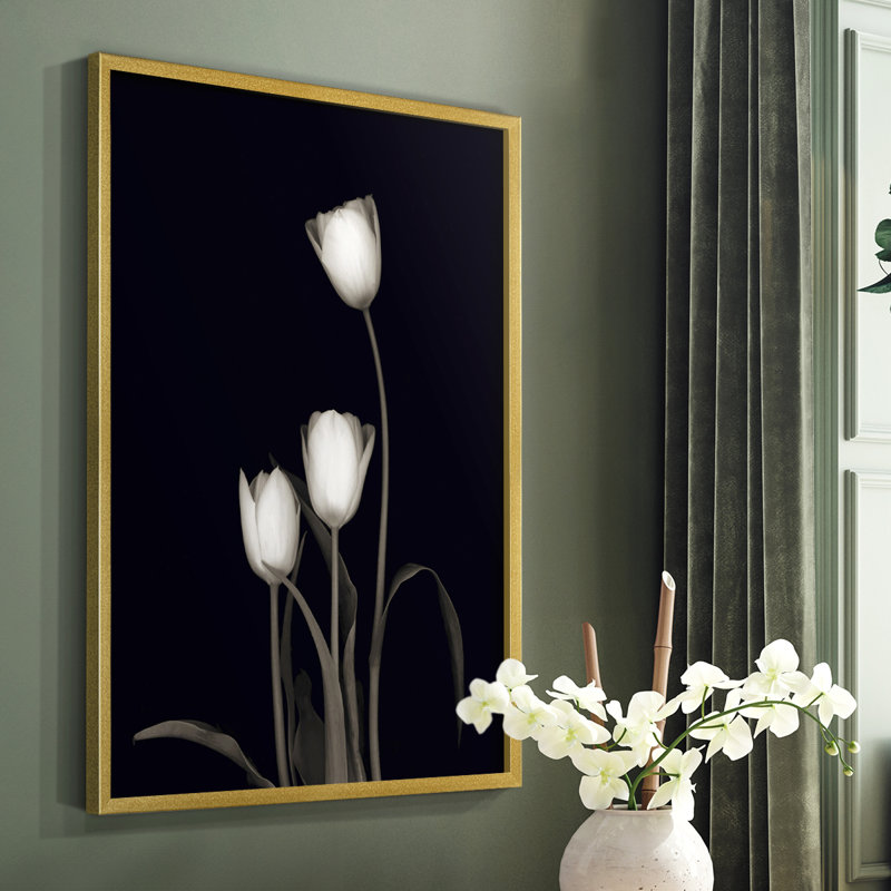 «Tulip Pose III», reproduction encadrée - bois massif, H 28 po x l 22 po