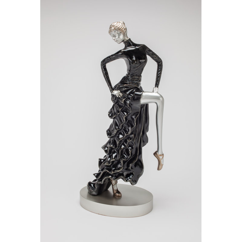 Lady in Style I Statue