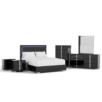 Duckworth Bedroom Set