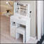 Table de coiffeuse compacte avec miroir à DEL de pointe et grand espace de rangement-451254562