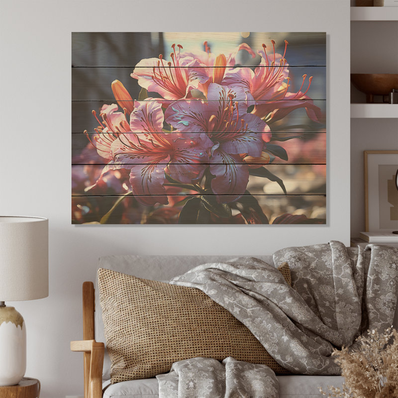 Graffiti, rhododendron, oasis urbaine I - art rhododendron sur bois de pin naturel, H 30 po x l 40 po