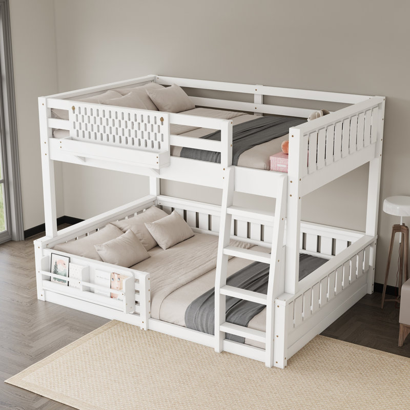 Lit superposé double au-dessus de grand lit double en bois massif avec panneau perforé et bibliothèque, Double TG sur grand