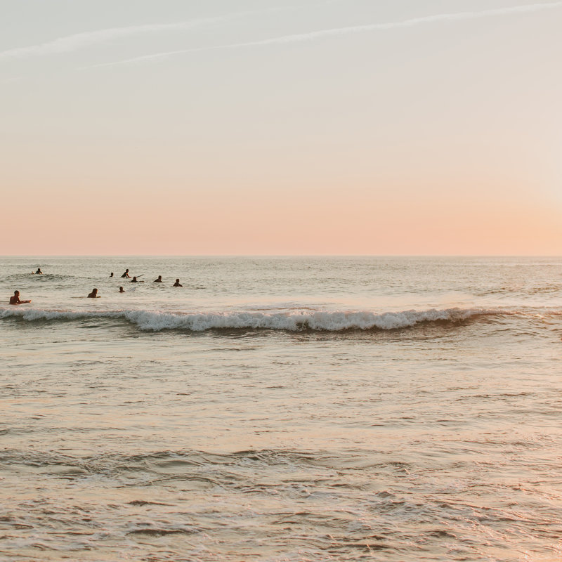 «Sunset Surfing» par Hello Twiggs - photographie sur toile tendue, H 20 po x l 20 po