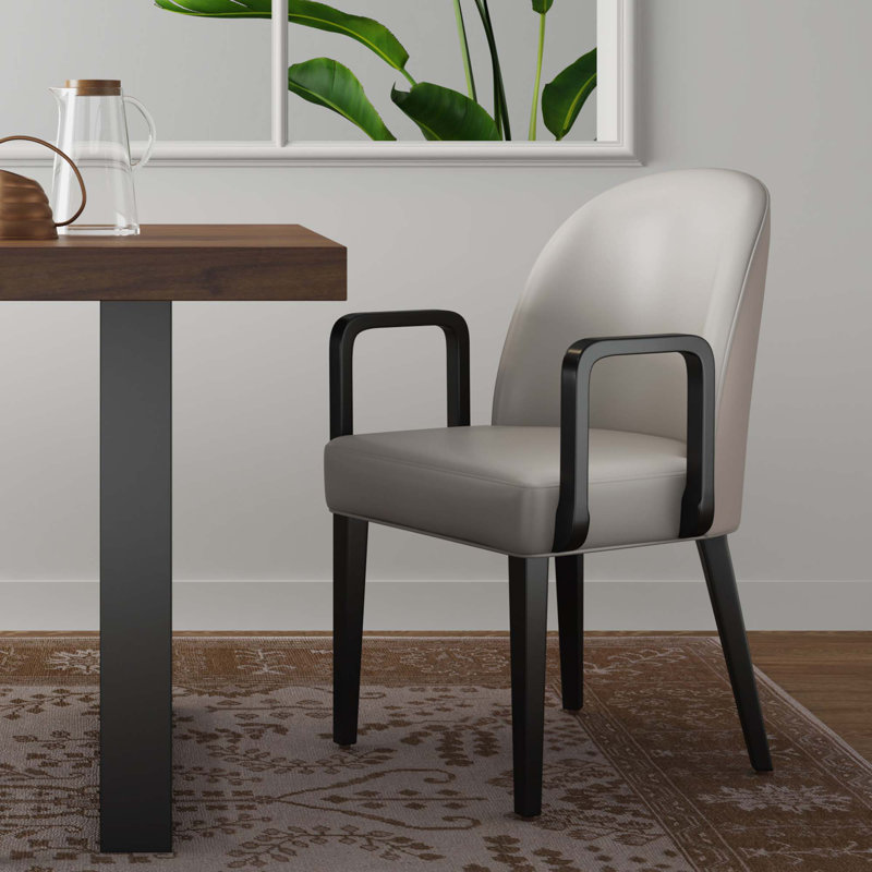 Chaise de salle à manger rembourrée en cuir de hêtre Hillman, Gris clair