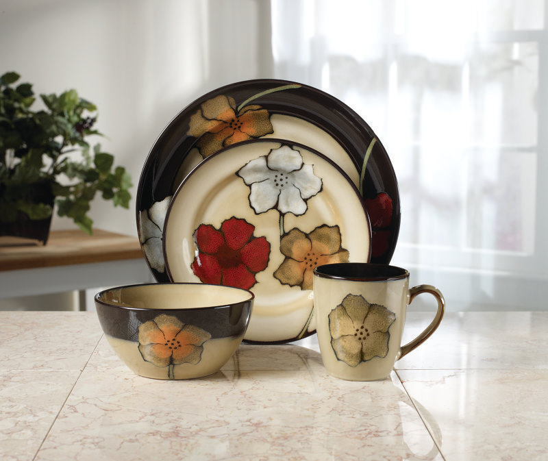 Pfaltzgraff Everyday Painted Poppies 16 Piece Dinnerware Set