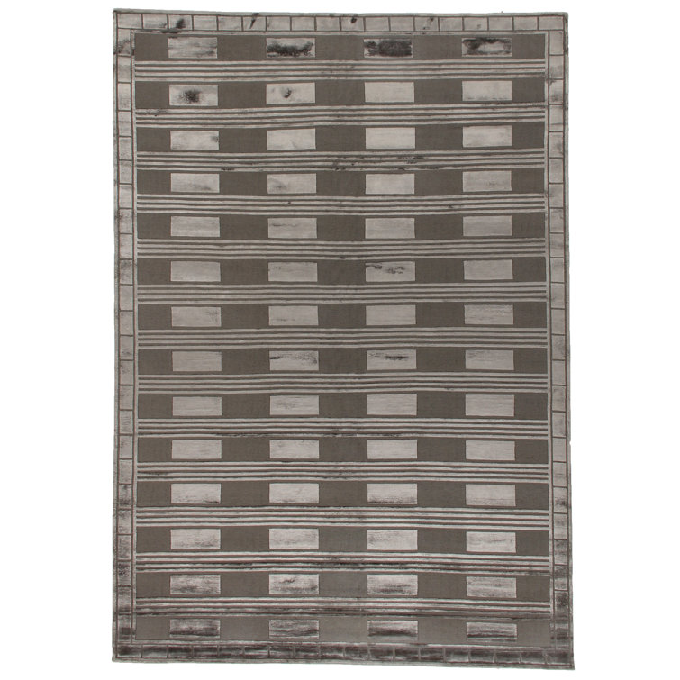 Metro-Velvet Geometric Area Rug in Gray
