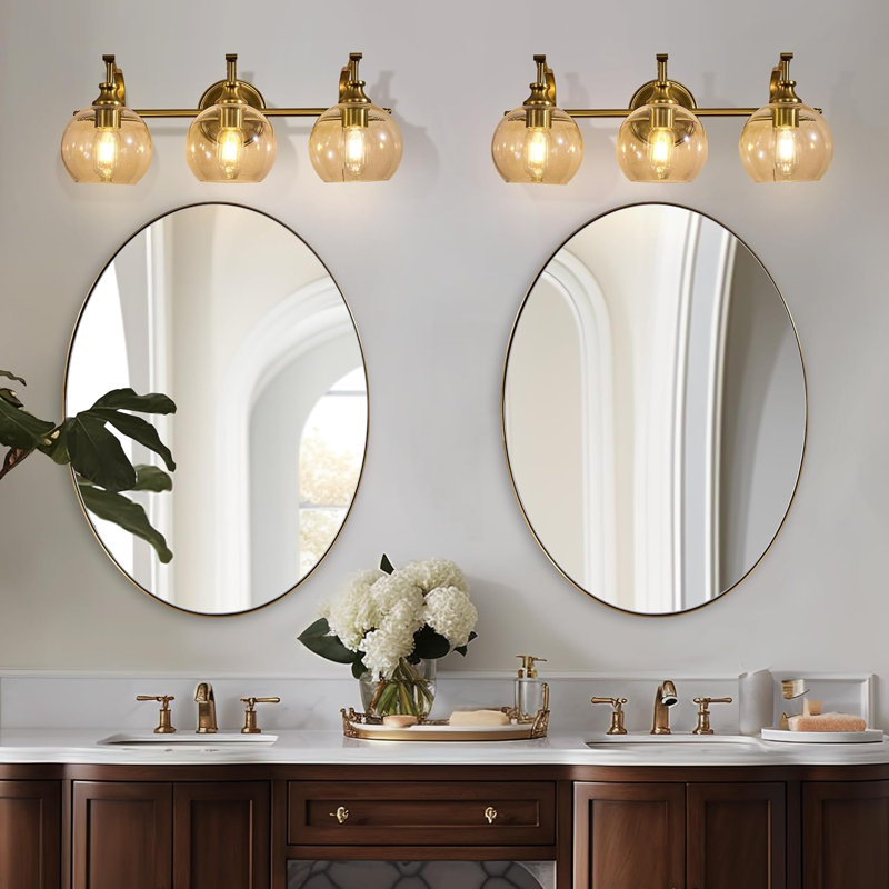 Luminaire de meuble-lavabo en laiton antique avec abat-jour en verre transparent, applique murale 3 lumières pour la salle de bain, la chambre à coucher, le salon et le couloir