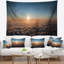 Tapisserie plage coucher de soleil au-dessus des nuages sombres-28508407