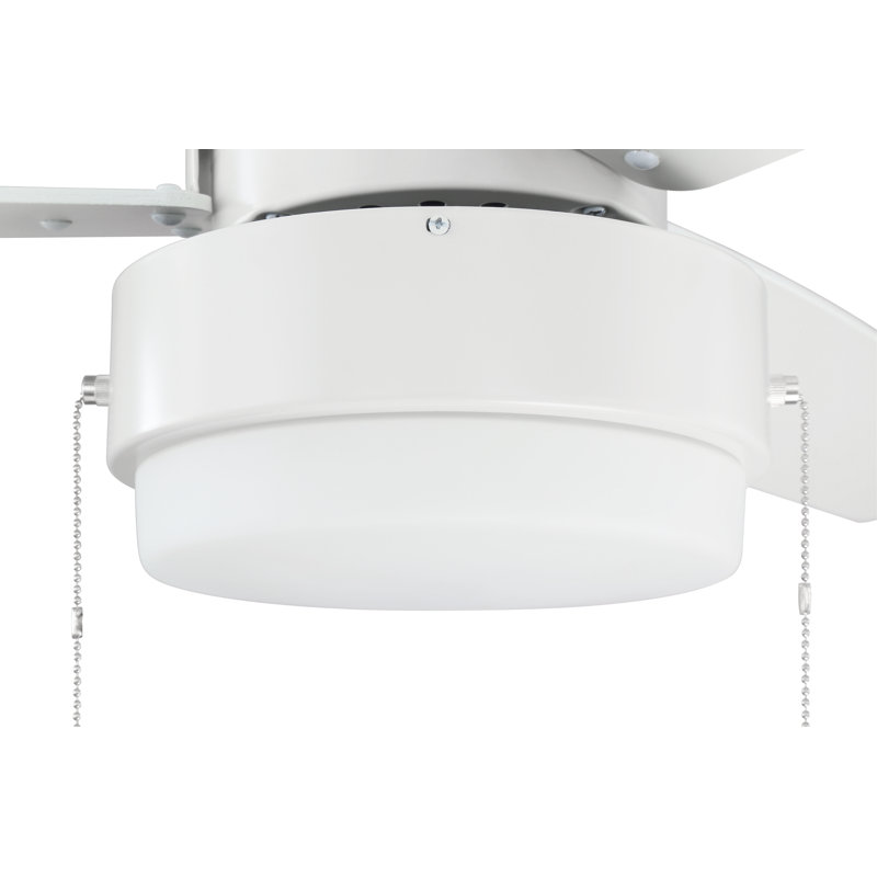 Ventilateur de plafond standard à 3 pales de 52 po avec chaîne de traction et ensemble d'éclairage inclus Intrepid