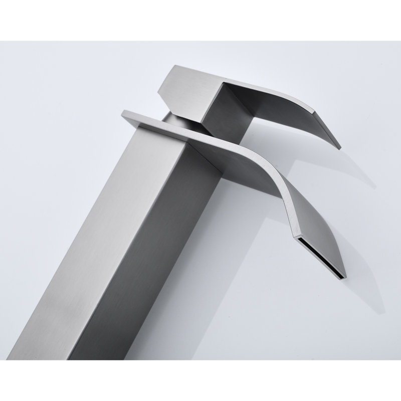 Robinet pour salle de bain à poignée simple avec drain escamotable Waterfall, Argent argent
