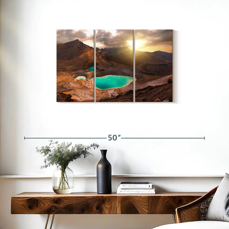 Nicci Sunkissed Emerald Lakes, 20" H x 33" W