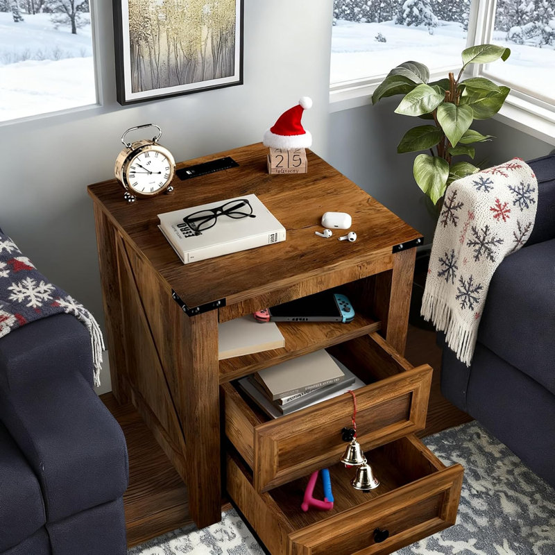 Table de chevet en bois avec station de charge, table de bout de ferme avec 2 tiroirs et une armoire ouverte pour la chambre à coucher ou le salon.