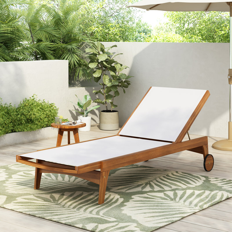 Outdoor Chaise Lounge With Mesh Seating And Acacia Wood Frame For Patio And Backyard Relaxation, White