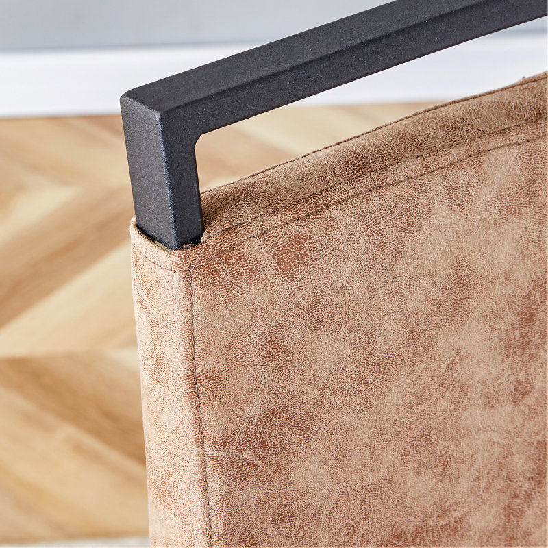 8 chaises de salle à manger avec dessus de table et tissu brun