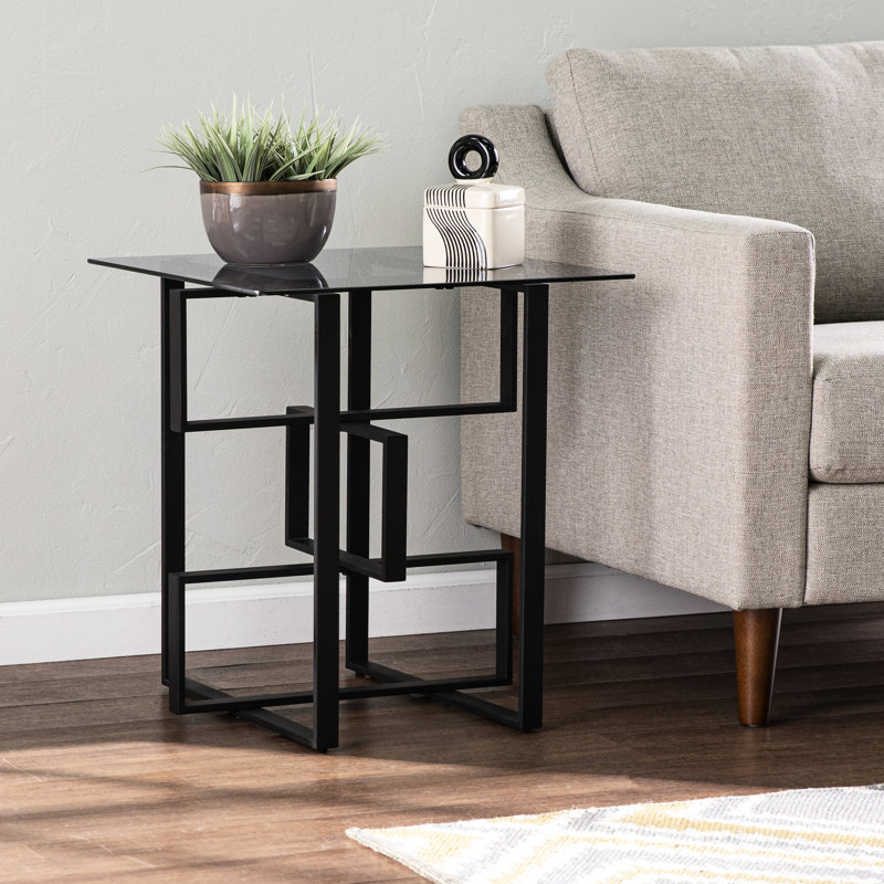 Table d'appoint noire avec hauteur de 22,53 po et base en métal avec plateau en verre gris Flair